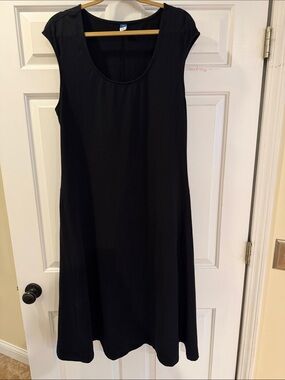 Old Navy Black Cap-Sleeve Scoop Neck Midi Dress
